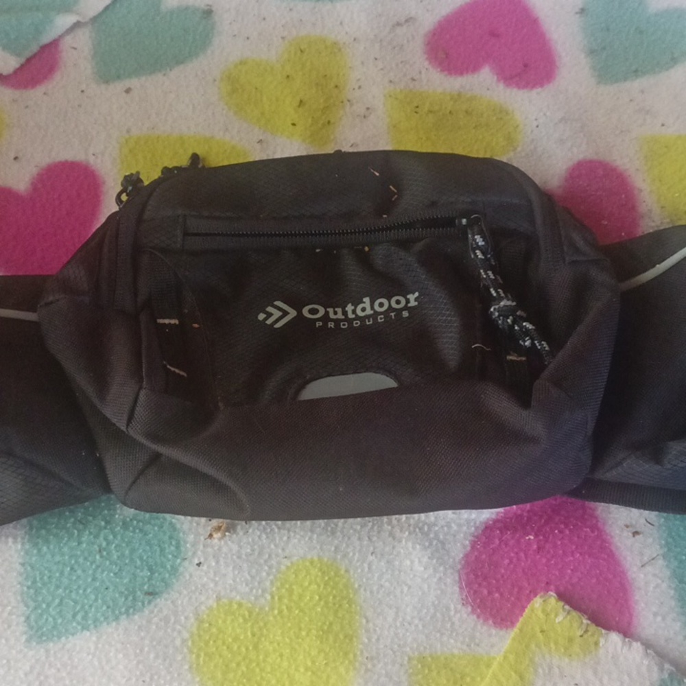 Black fanny pack